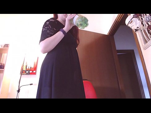 ❤️ Një skllav i nënshtruar që i pëlqejnë brekët e pista dhe të shijshme detyrohet të masturbojë pasi shikon këtë video! Pornografi anale tek ne