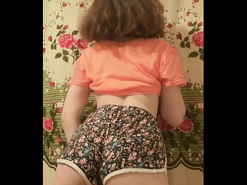 ❤️ Vogëlushja e re seksi duke zhveshur pantallonat e shkurtra në kamera Pornografi anale tek ne