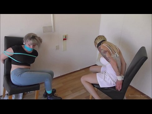 ❤️ E varur / e lidhur dhe e gojës / vajzë në ankth Pornografi anale tek ne