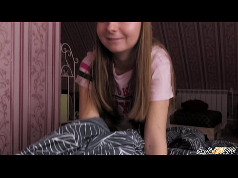 ❤️ Blondie thith thellë BFF-në e saj dhe merr spermë në gojën e saj Pornografi anale tek ne